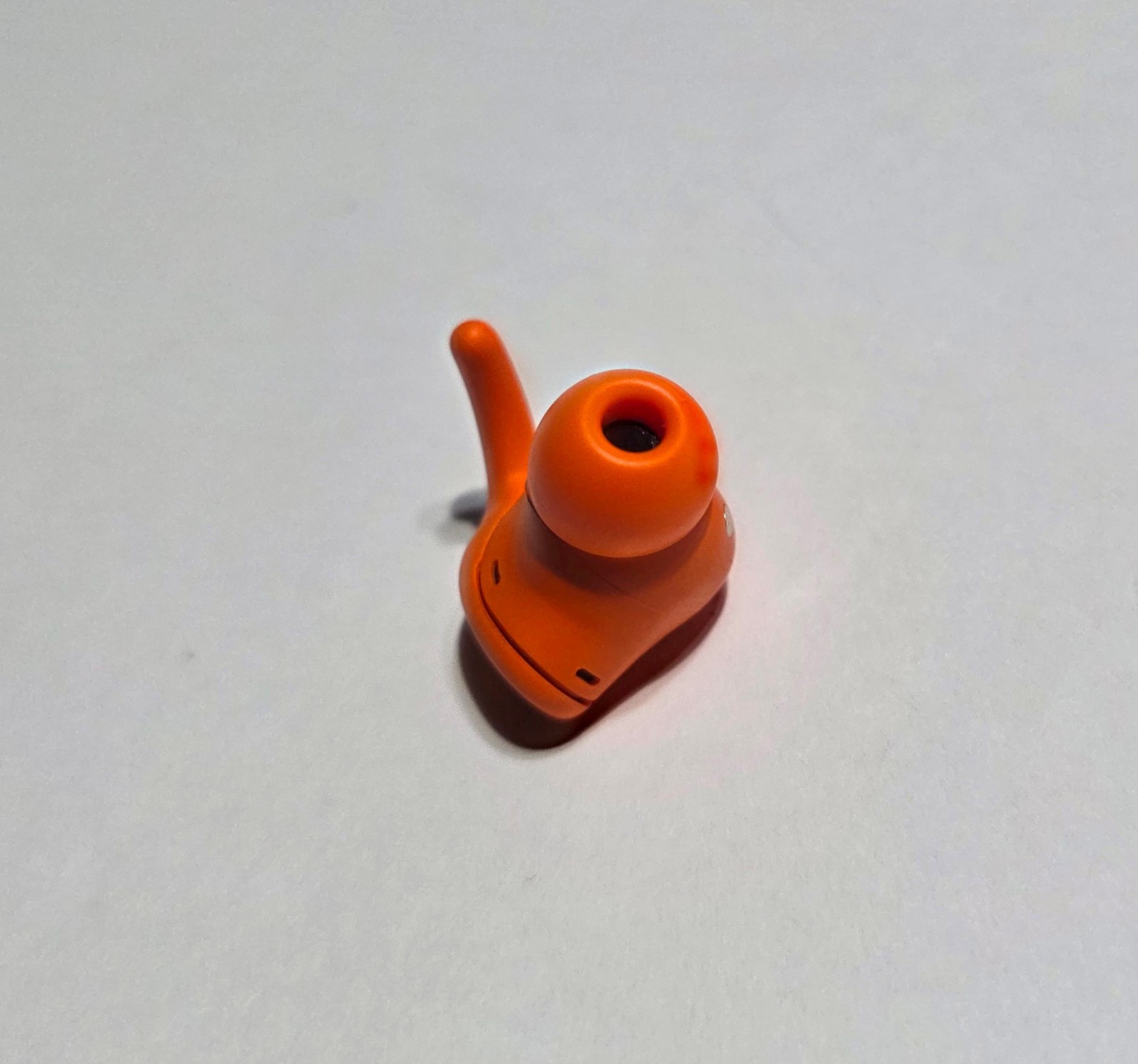 Unused Original Spark Orange Powerbeats Fit Wireless RIGHT SIDE Earbud ME2M4LL/A