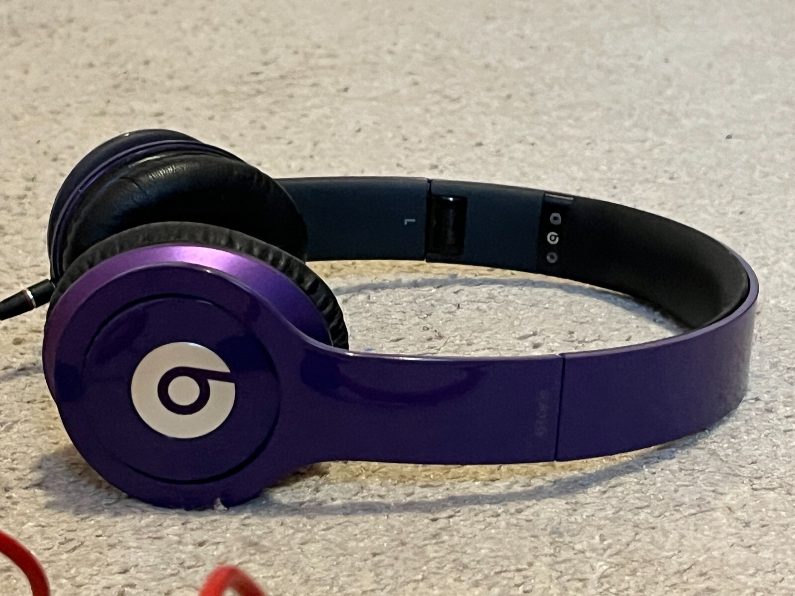 beats by dr. dre Purple Headphones with Wire Jack On The Ear Pad Headband Rare