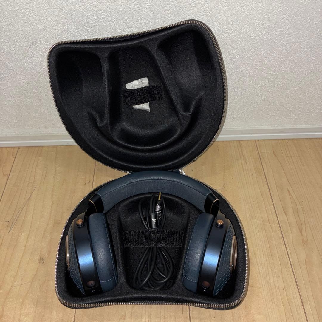 Focal Celestee Closed Back Hi-Fi Over-Ear Headphones 40mm 35 Ohm France