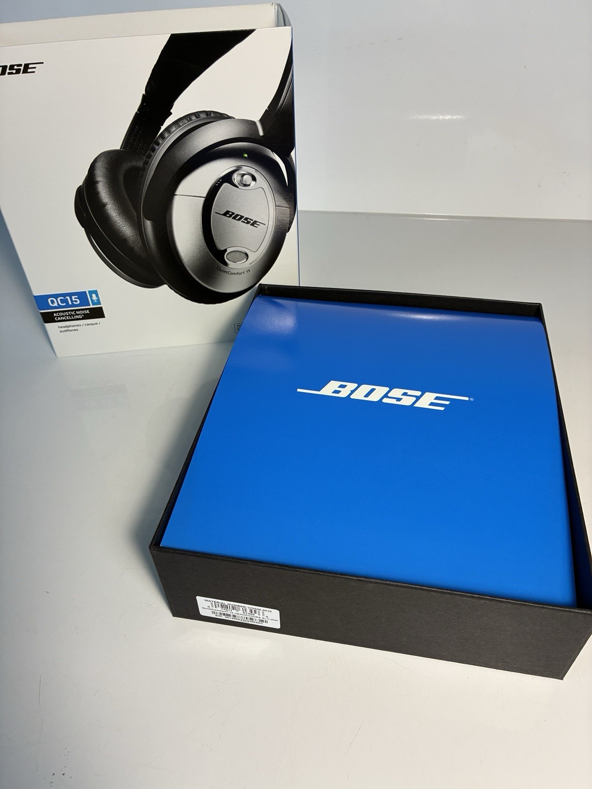 Bose QC15 Quiet Comfort Headphones Black And Silver Plus Extra Ear Pads With Box