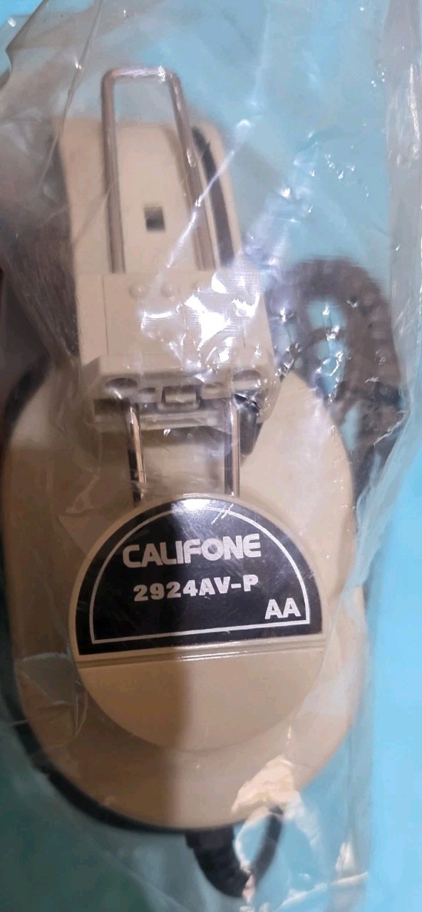 Califone 2924AV-P , Deluxe Volume Control Mono Headphone with 2ft Pigtail Cord