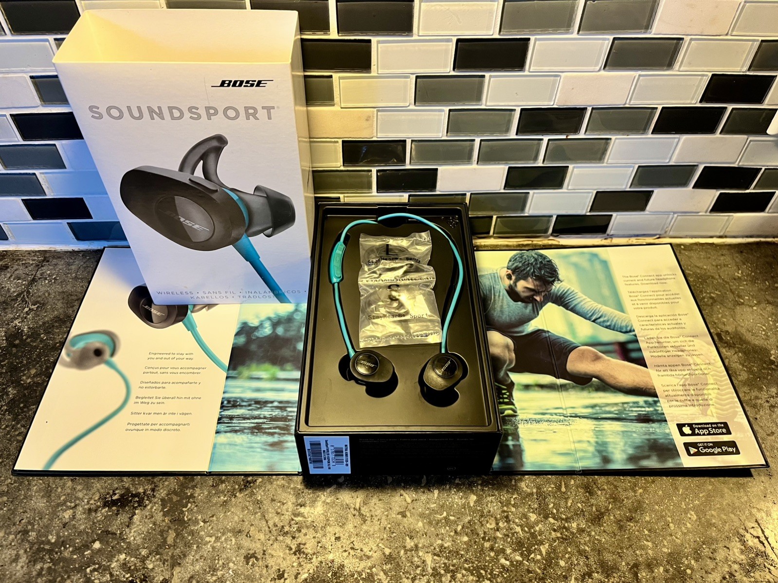 Bose SoundSport Wireless – Bluetooth Headphones – NFC Earbuds – Blue – Excellent