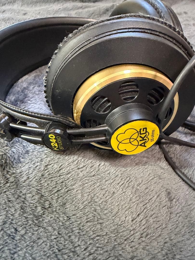 AKG K240 Headphones Black Open Back Semi Open Used Studio Monitor Audio