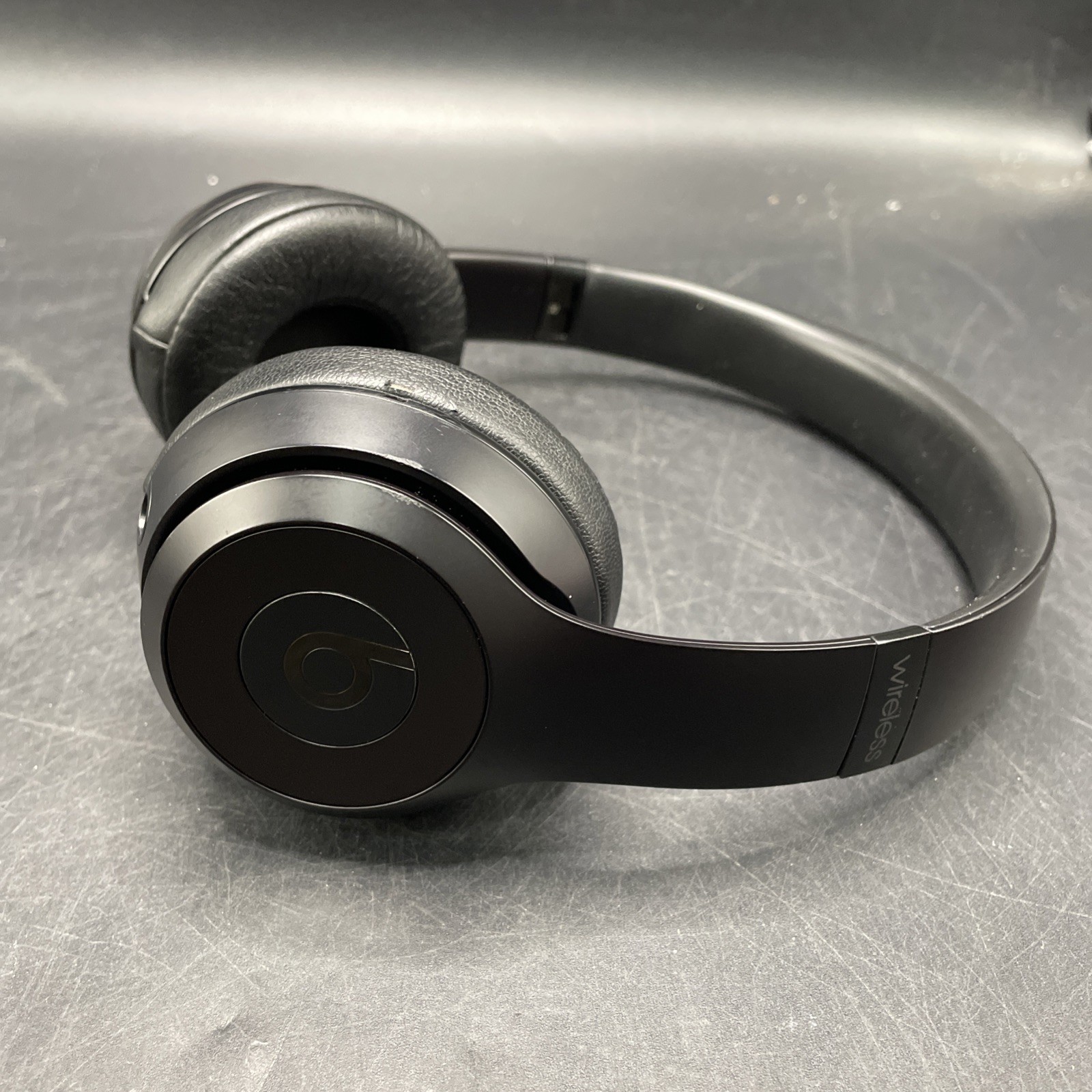 Beats by Dr. Dre Solo3 Wireless On-Ear Headphones Gloss Black A1796