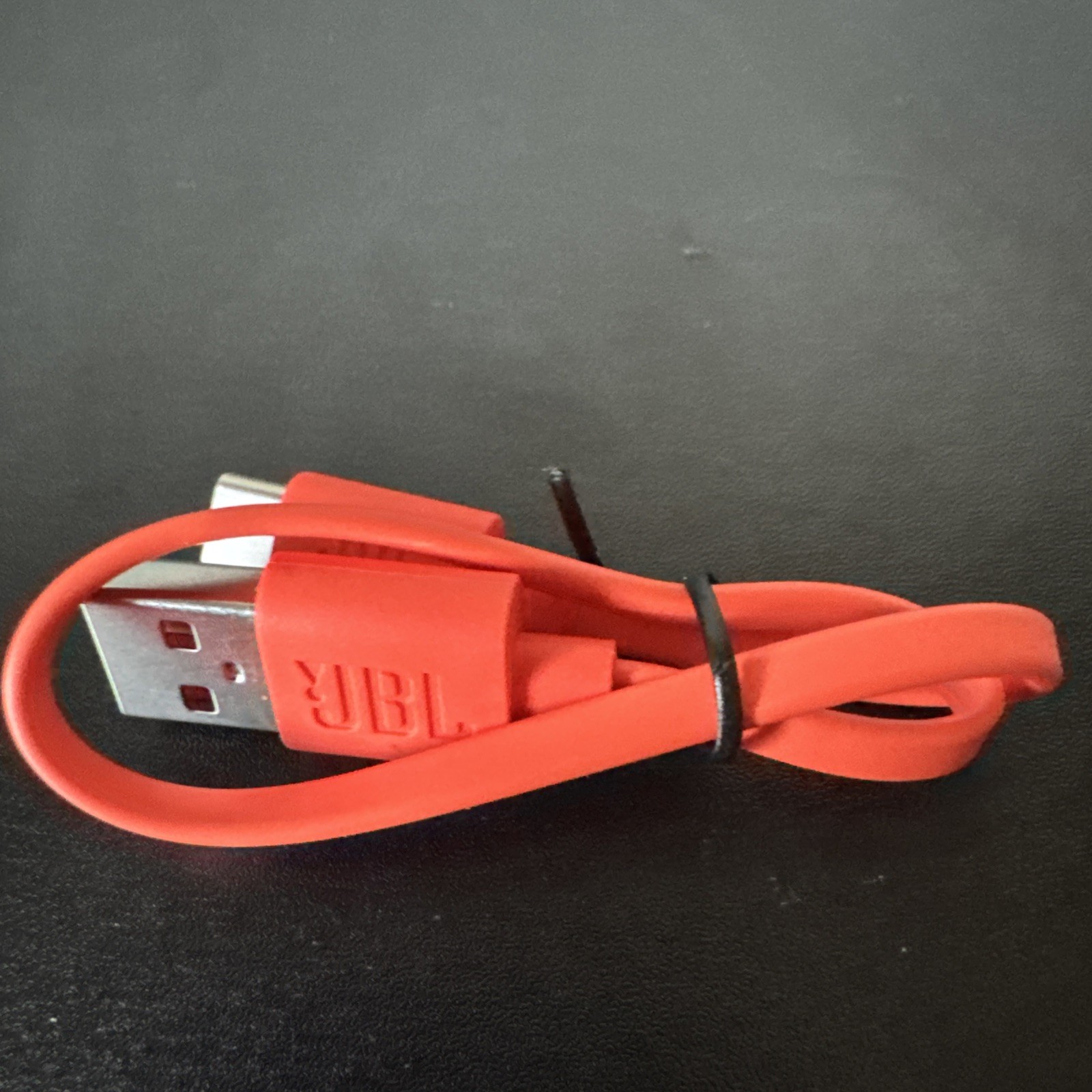 JBL Tune Flex Wireless Ear Buds. Comes With Charger, Earbud Sizes, And Case