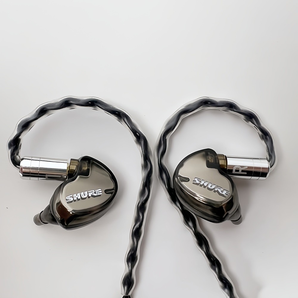 Shure SE535 Sound Isolating Earphones With 3.5mm Pro Cable Multi-Color Earbuds