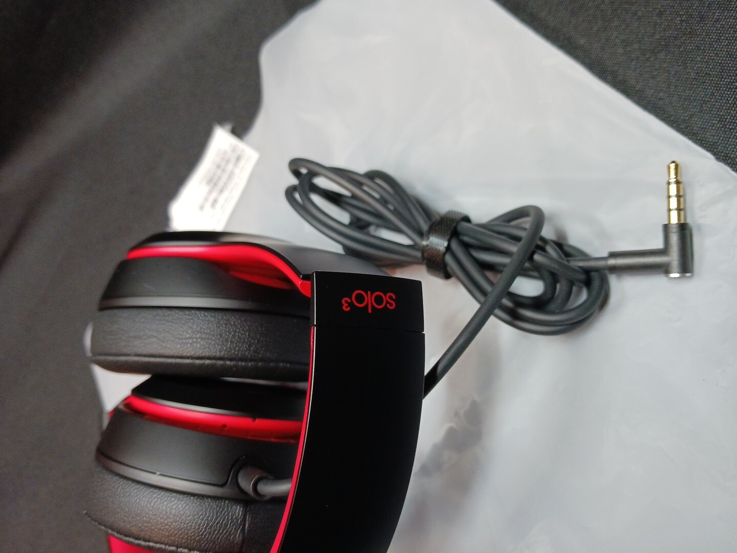 NEW! Beats by Dre Solo3 Wired Headphones Black and Red DEMO VERSION!!! READ!