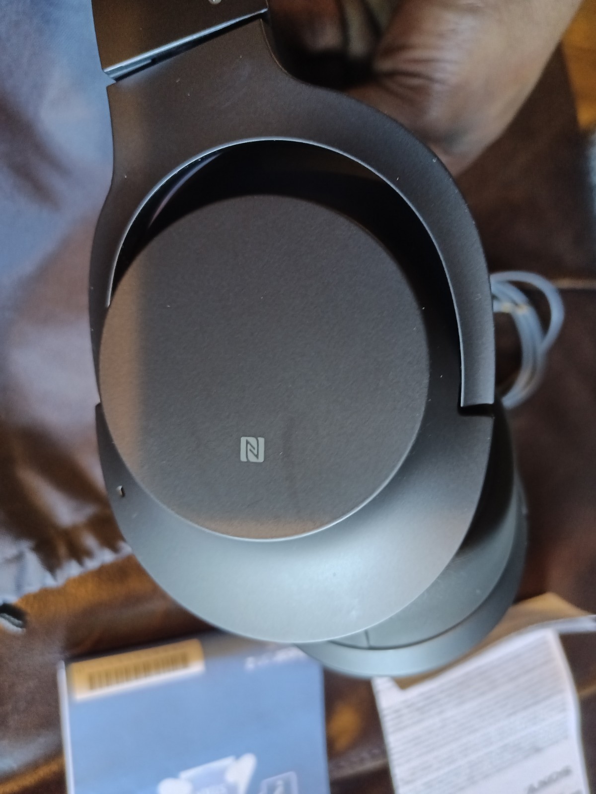 Sony WH-H900N h.ear on 2 Wireless Noise-Canceling Headphones/Apple iPod touch 4