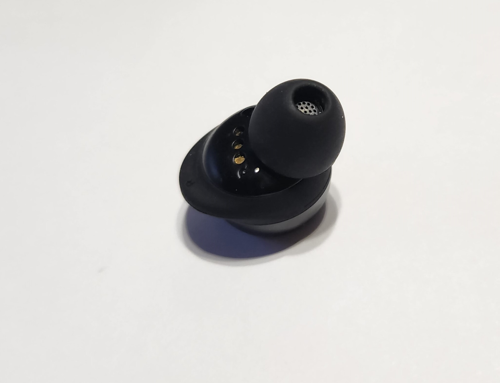 DEFECTIVE Black JBL LIVE FREE NC+ True Wireless RIGHT SIDE ONLY Earbud -NO POWER