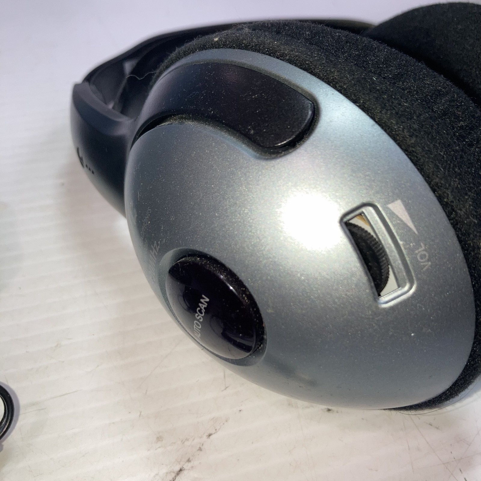 JVC HA-W600RF 900MHz Wireless Headphones w/ Transmitter Power Adapter Base