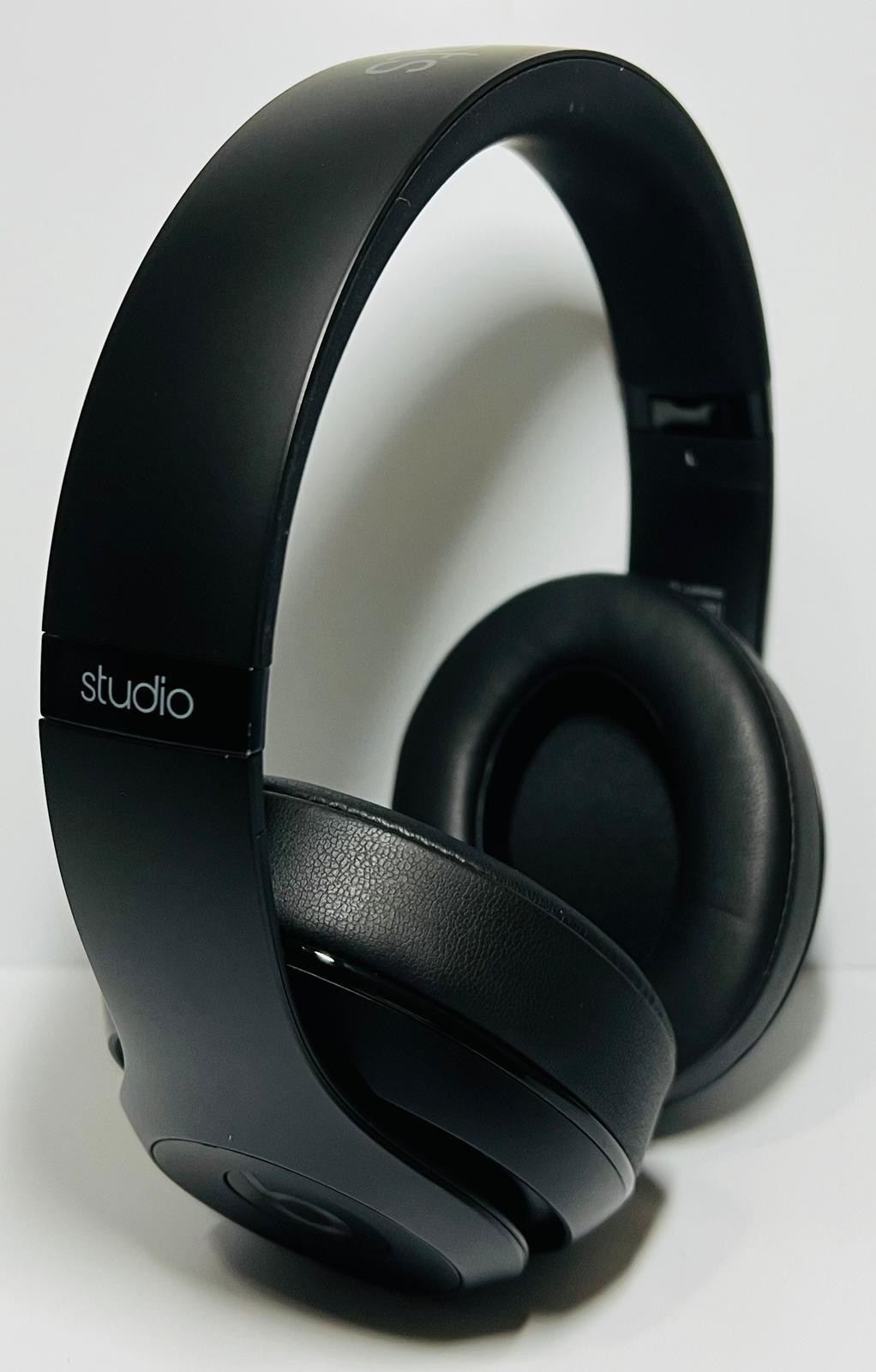 Beats Studio Wireless Over-Ear Headphones Bluetooth MATTE BLACK USED, NEW PADS