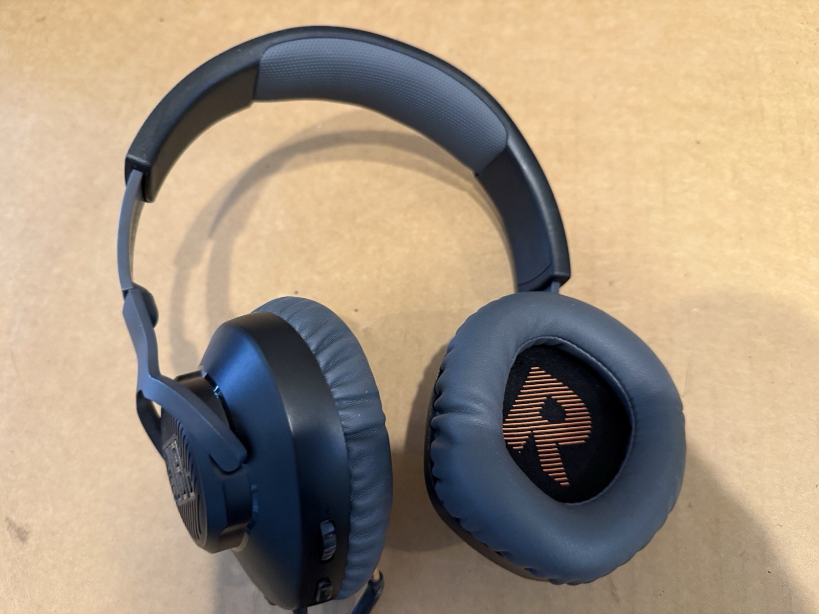 JBL Quantum 100 Wired Over-Ear Gaming Headset (PC/Mobile/PS4/PS5/Switch/XBOX)
