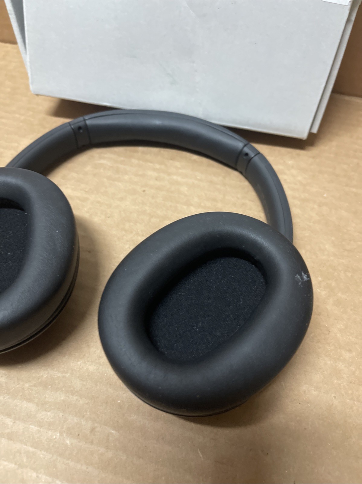 Sony WH-CH720N Noise Canceling Wireless Headphones **READ DESCRIPTION**