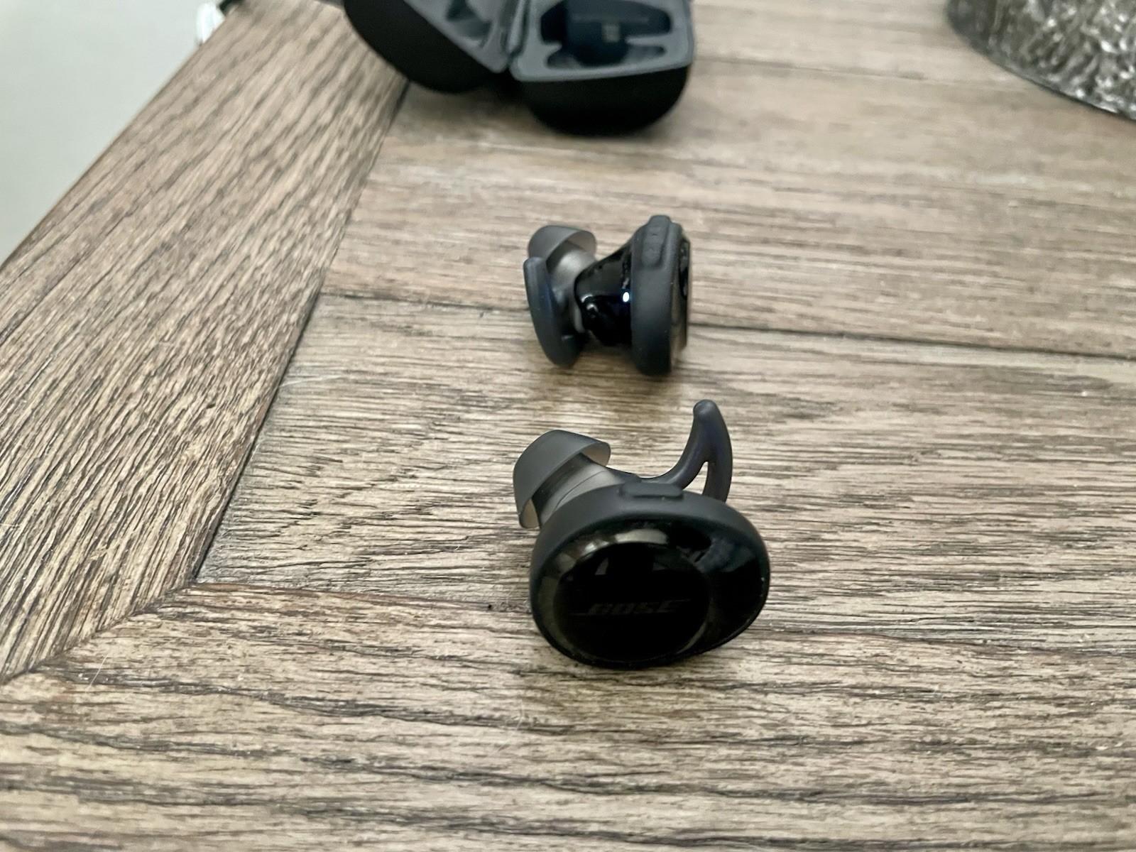 Bose SoundSport Free Wireless Headphones Sport Bluetooth Earbuds In-ear clean