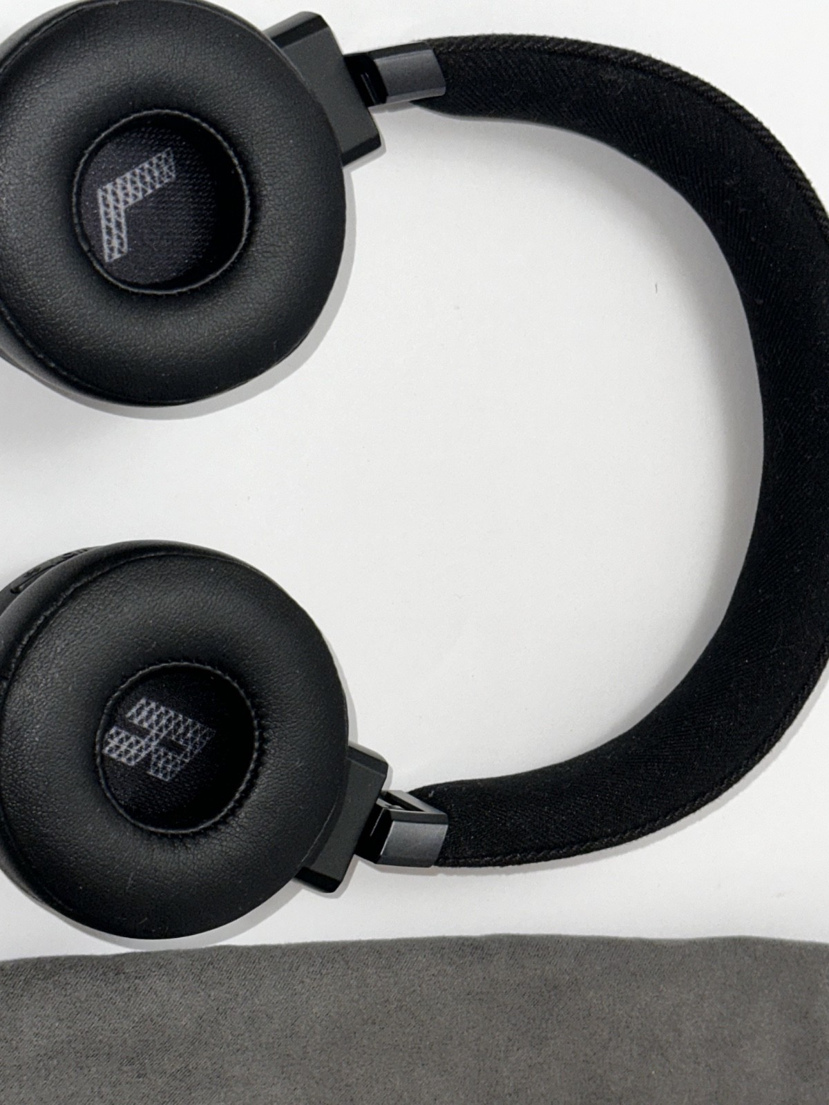 JBL Live 675NC Noise Cancelling Bluetooth On-Ear Wireless Headphones – Open Box