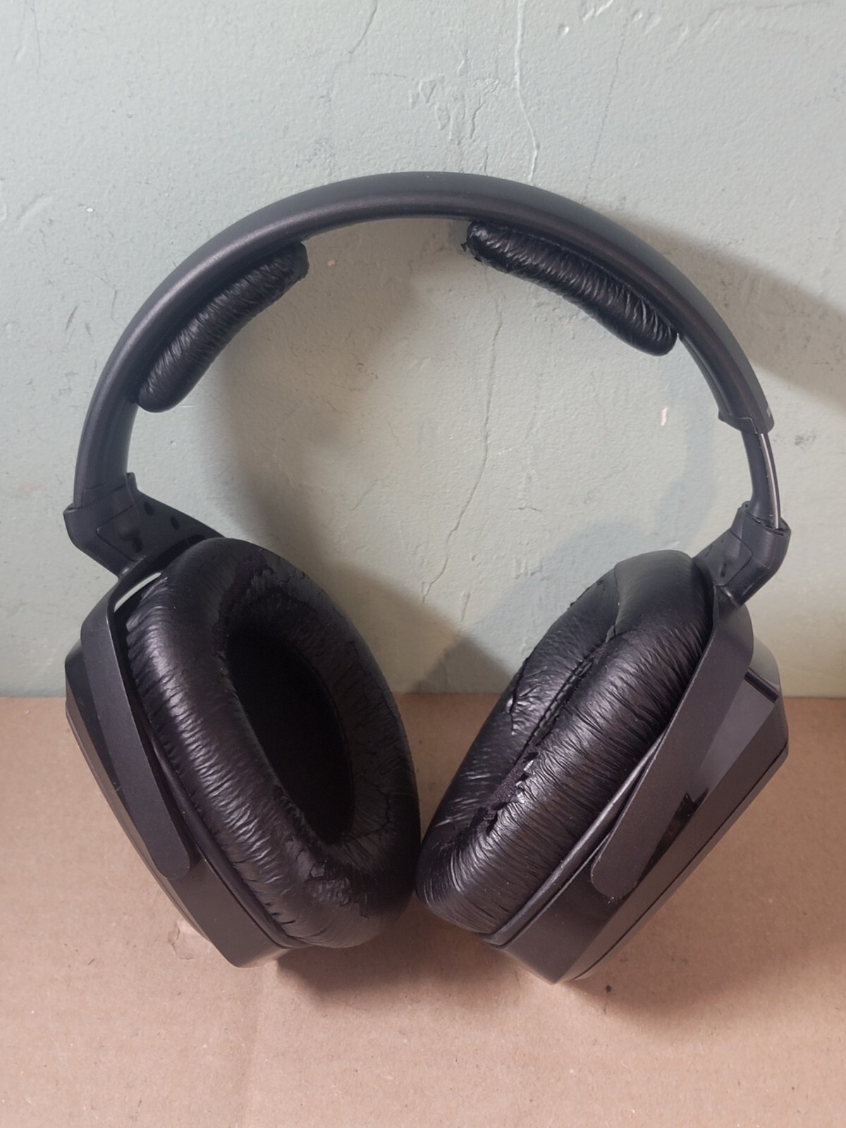 SENNHEISER RS175 Digital Wireless Surround Sound Headphones For TV 3.5mm Optical