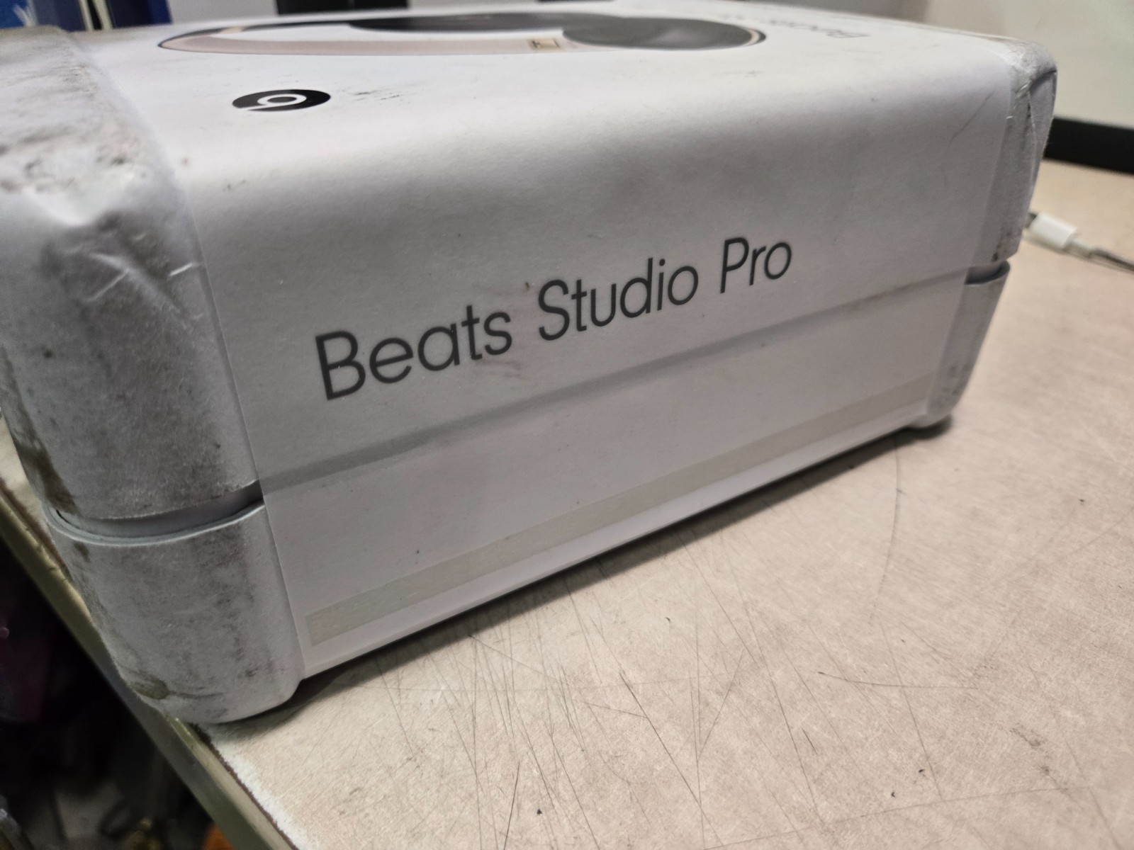 Beats Studio Pro Wireless Over-Ear Bluetooth Headphones Black Gold MC2N4LL/A