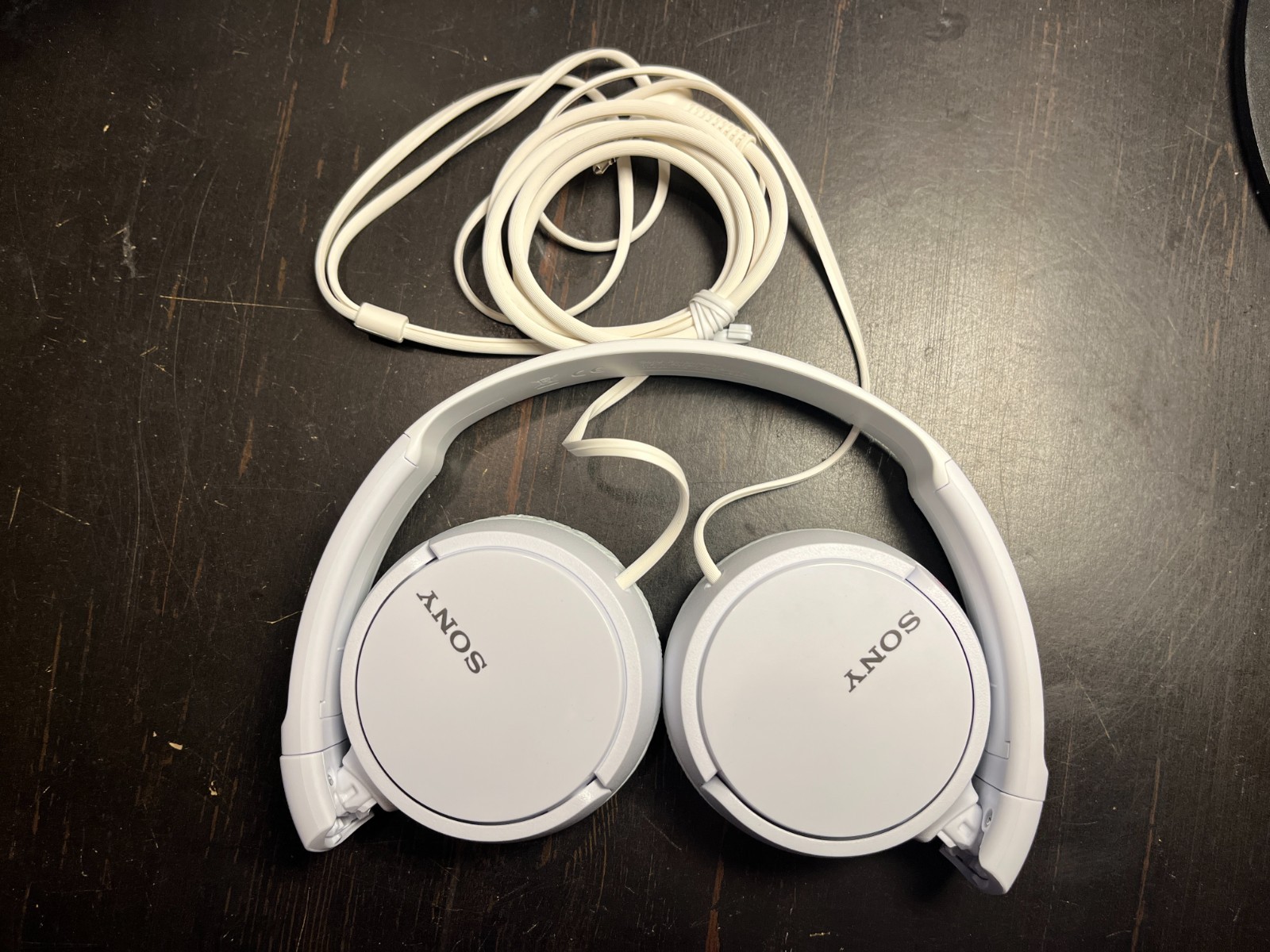 Sony MDR-ZX110 Ear-Pad (On the Ear) Headband Headphones – White