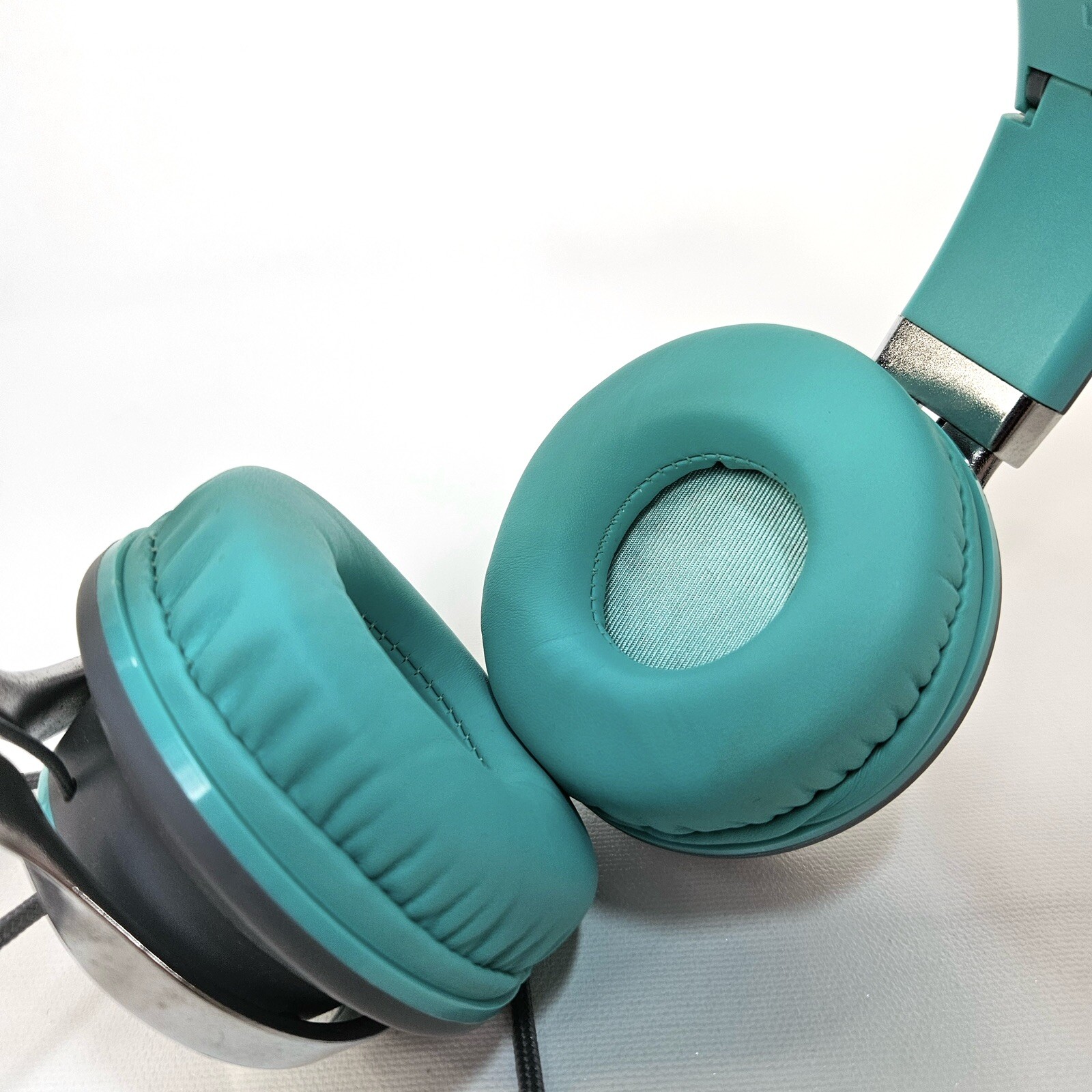 ARTIX CL750 Wired Headphones with Mic & Volume Control Turquoise