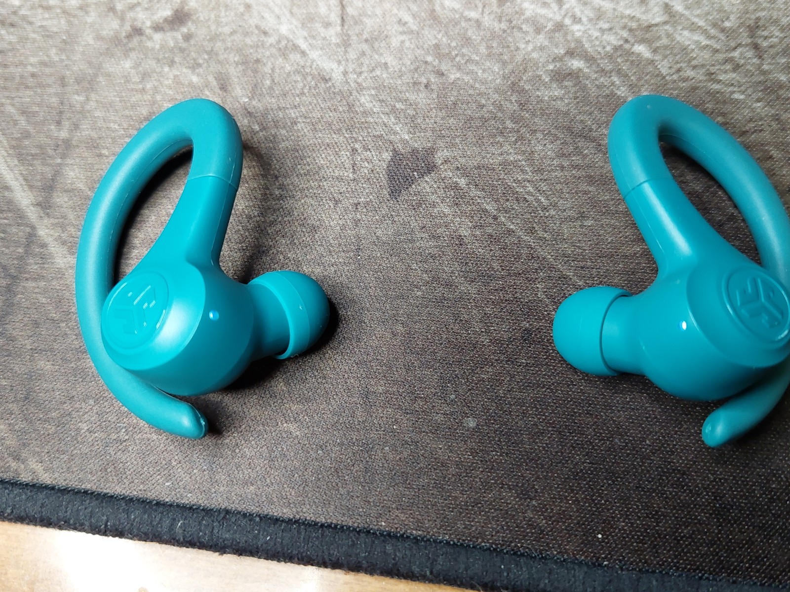 JLab Go Air Sport Wireless Earbuds Teal Bluetooth Secure Fit Ear Hook Workout