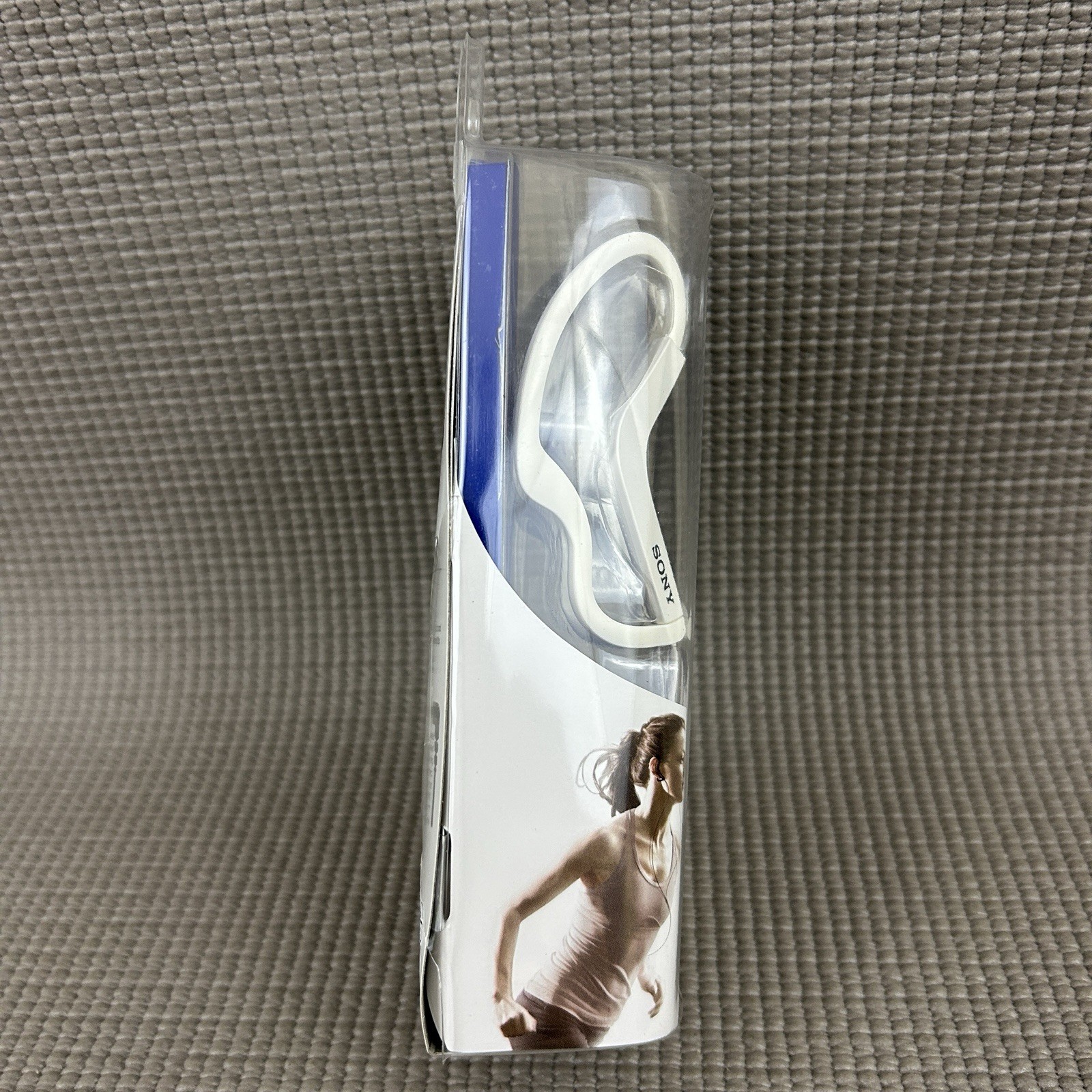 SONY Active Sports Secure Fit Stereo Headphones MDR-AS200 White NEW