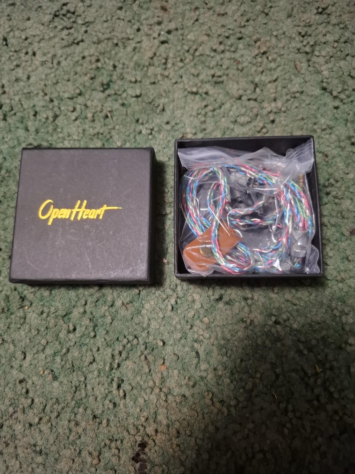 Lot of 7 budget IEMs and 1 extra cable. See description for details. Audiophile