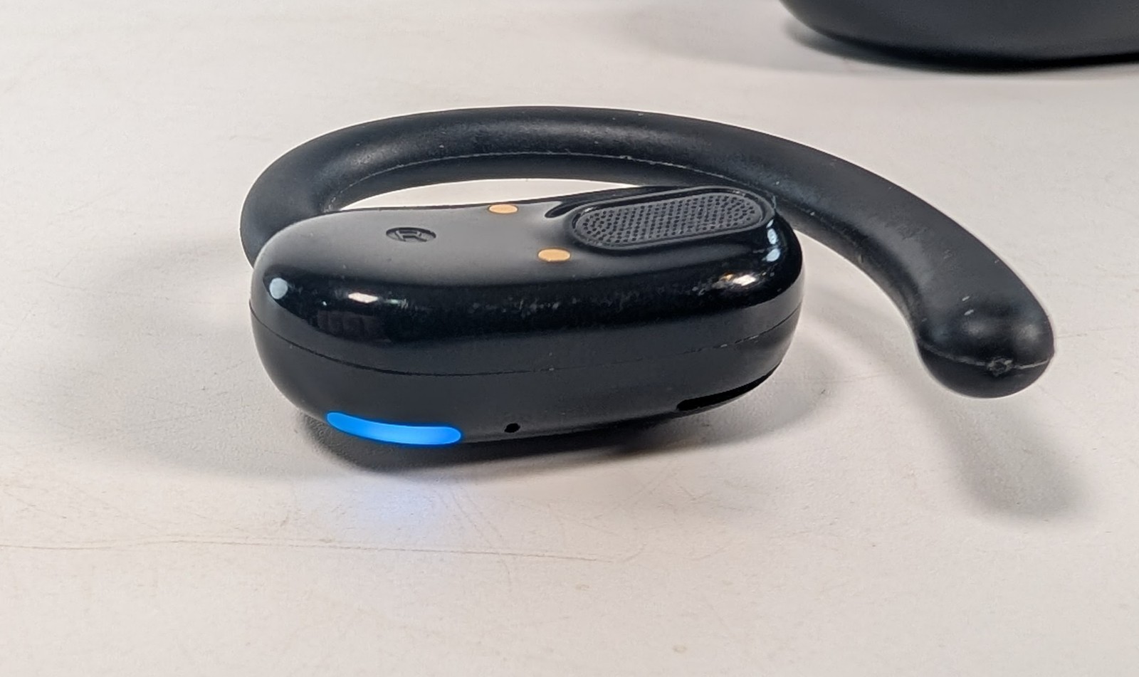 Soundcore V20i Open-Ear Headphones with Adjustable Ear Hooks, Black – Pre-Owned