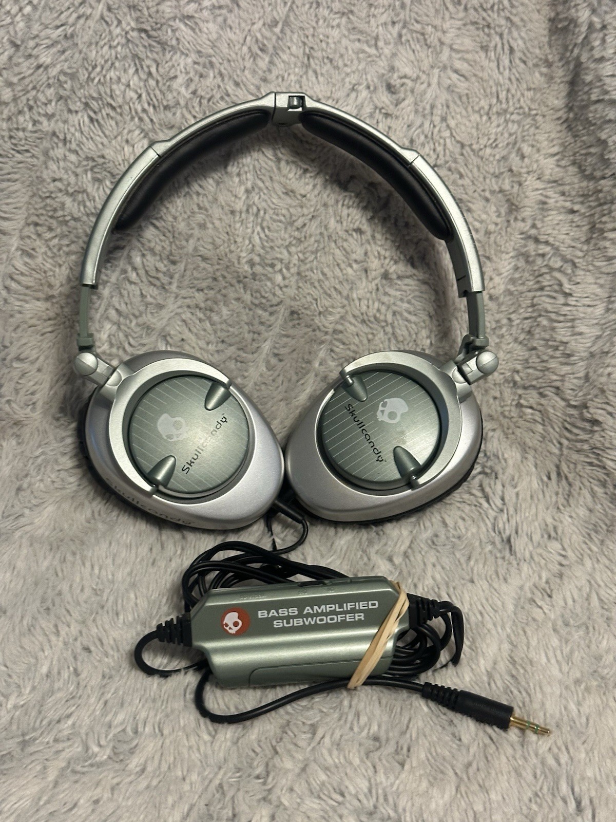 Green SKULLCANDY Over the Ear Headphones W/ Bass Amplified Subwoofer TESTED