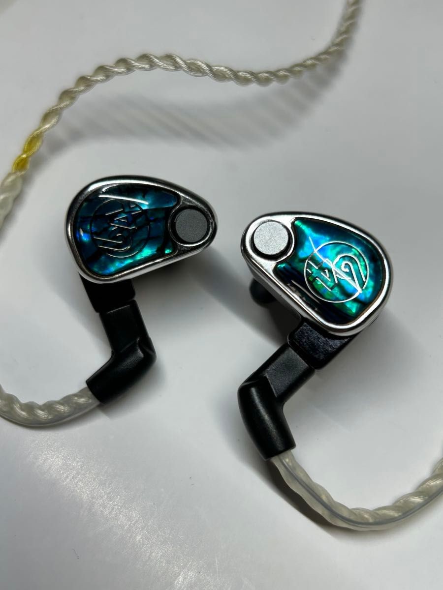64 AUDIO Nio Universal IEM Earphones + Silver Premium Cable 4.4mm Pentaconn