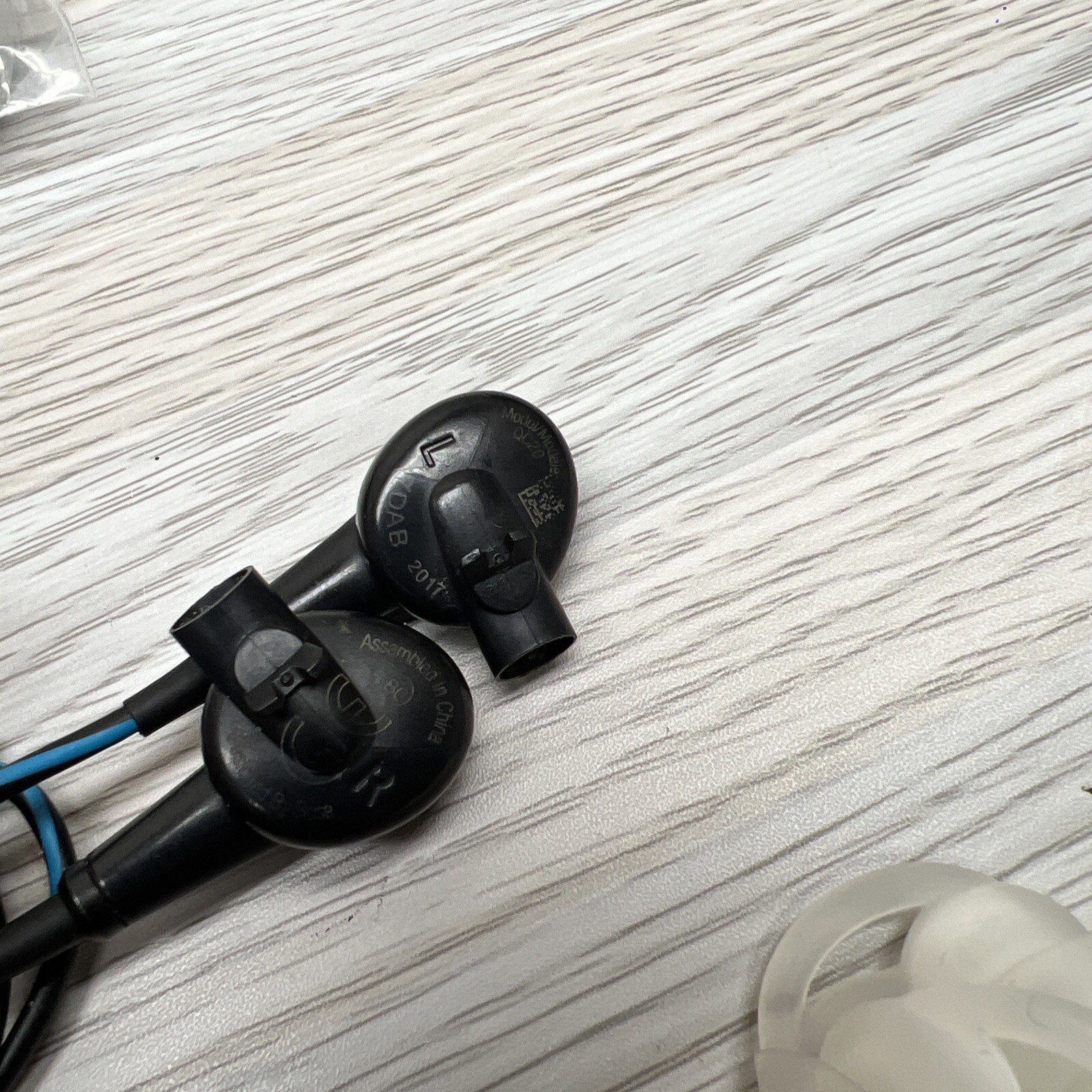 🔥2017 Bose QuietComfort 20 Noise Cancelling Headphones QC20 ISO #S10