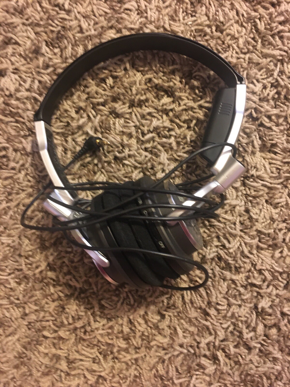 Sony MDR-NC6 Noise Cancelling On-Ear Headphones – Gray