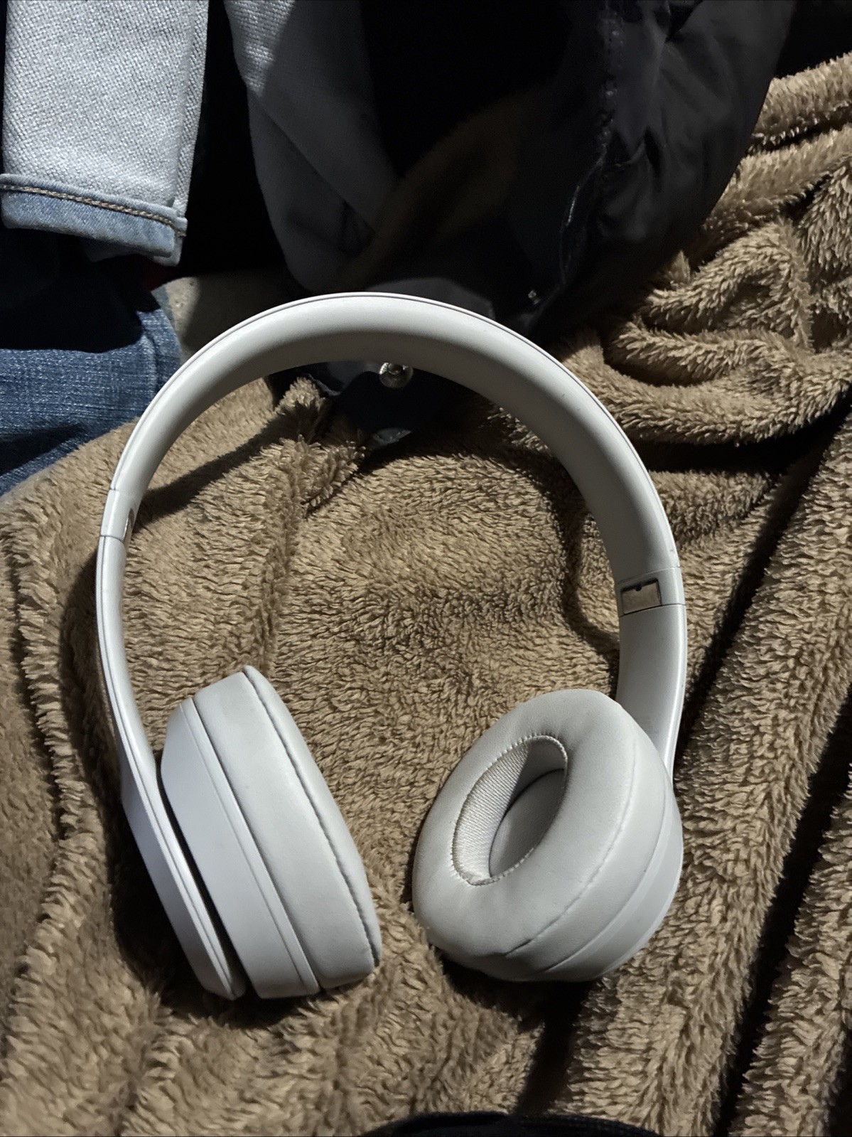 Beats by Dr. Dre Solo 4 Drenched Gray On Ear Headphones MG7J4LL/A