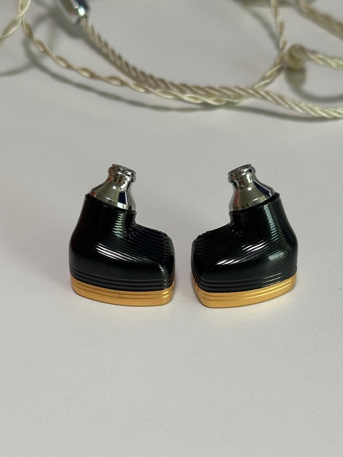 Campfire Audio Solaris (Original OG) with silver cable IEM Headphones