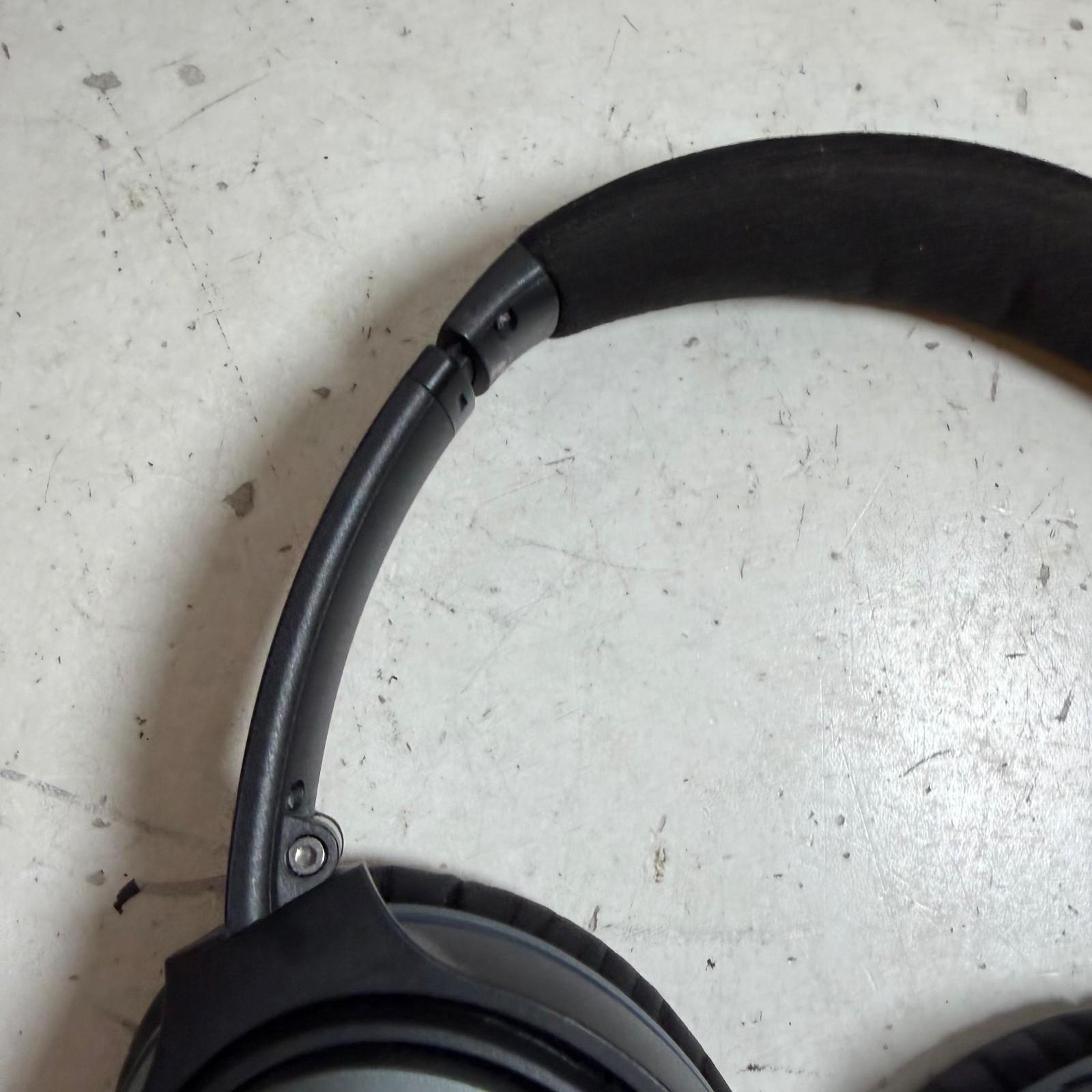 Bose QuietComfort 25 QC25 Dark Gray Noise-Canceling Stereo Wired Headphones