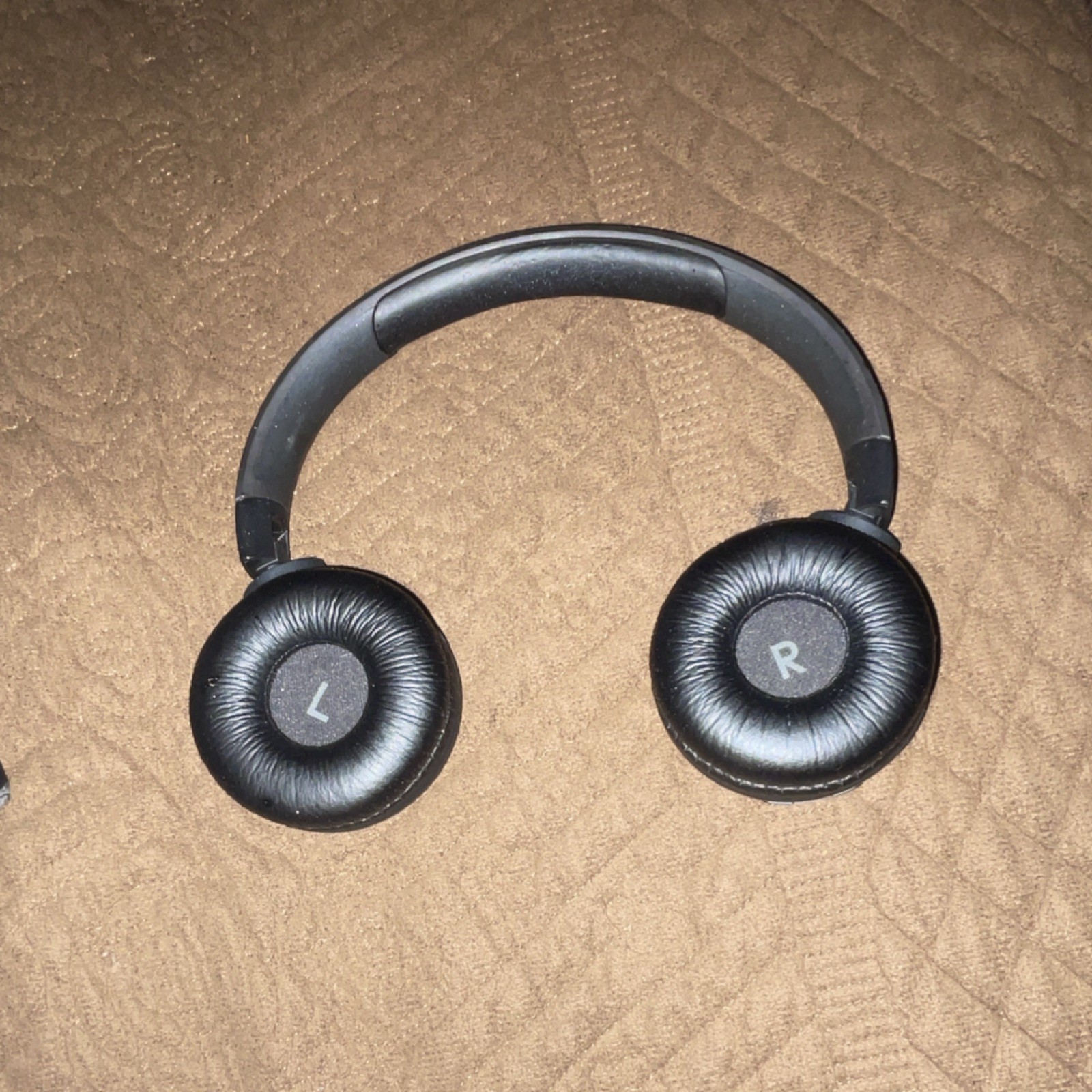 JBL Black On-Ear Headband Headphones Double Earpieces Ear-Pad (On the Ear)