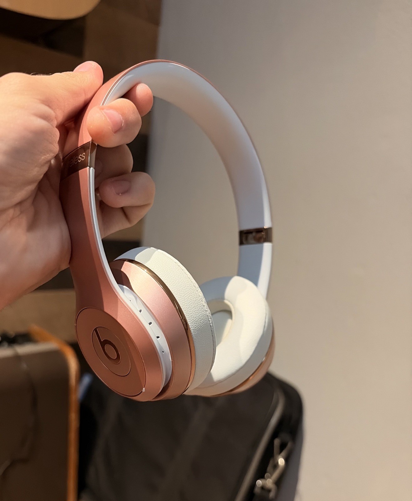 Beats Solo3 Wireless On-Ear Headphones – Rose Gold