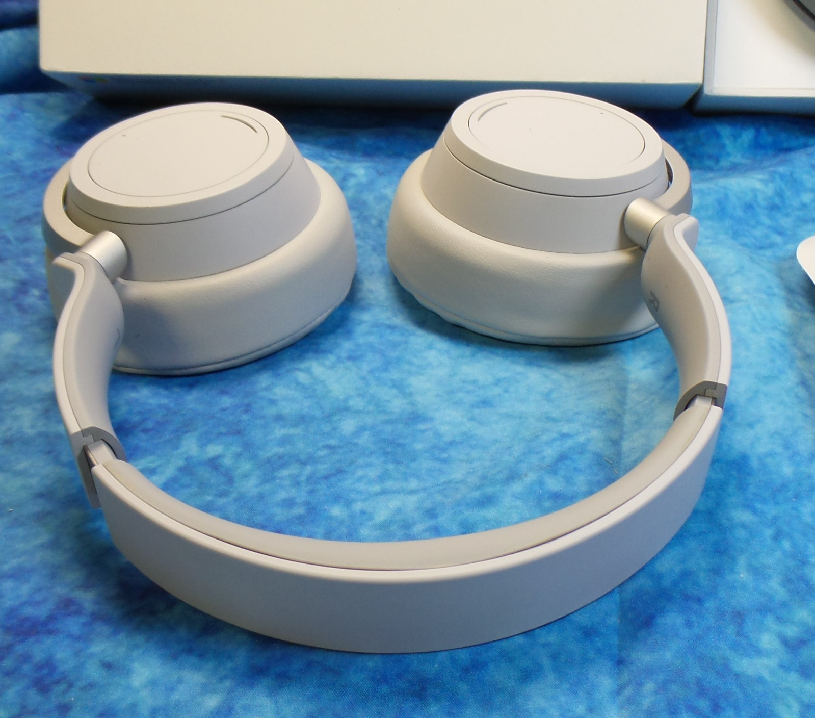 Microsoft Surface Headphones 2, Grey, QXL-00001, Model: 1919 – Bluetooth, Wired