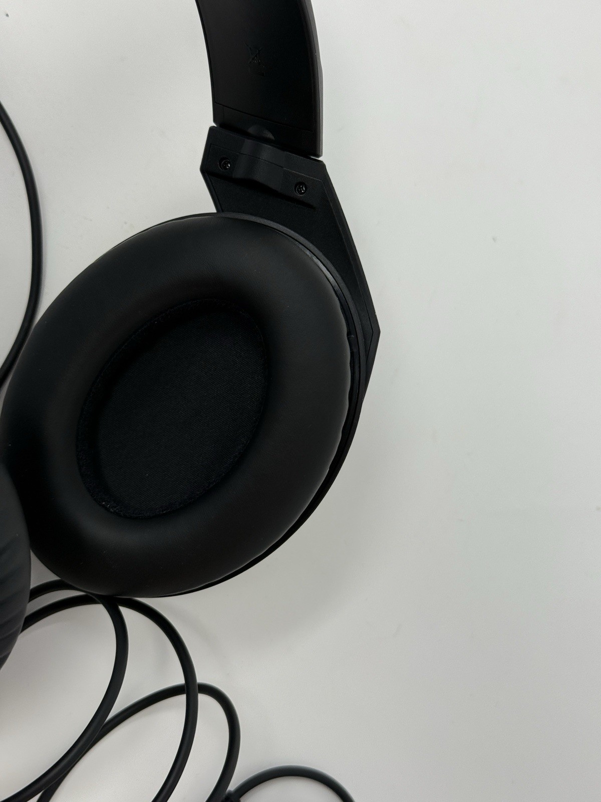 Sennheiser HD 200 PRO Over-Ear Monitoring Headphones w/ Original Box
