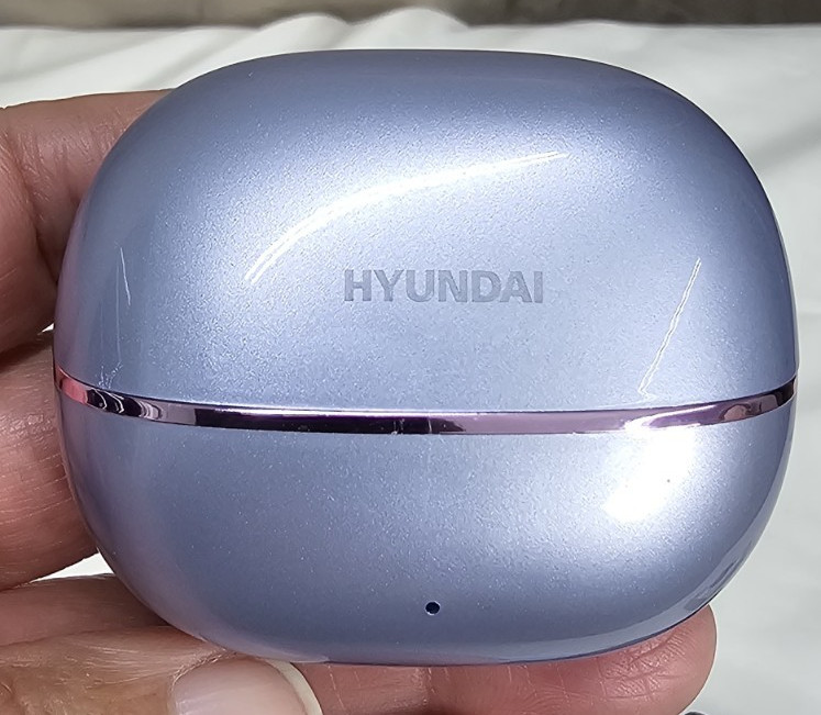 NEW Hyundai Earclip C7 Wireless Earbuds – Purple (Box Error Labeled Black)