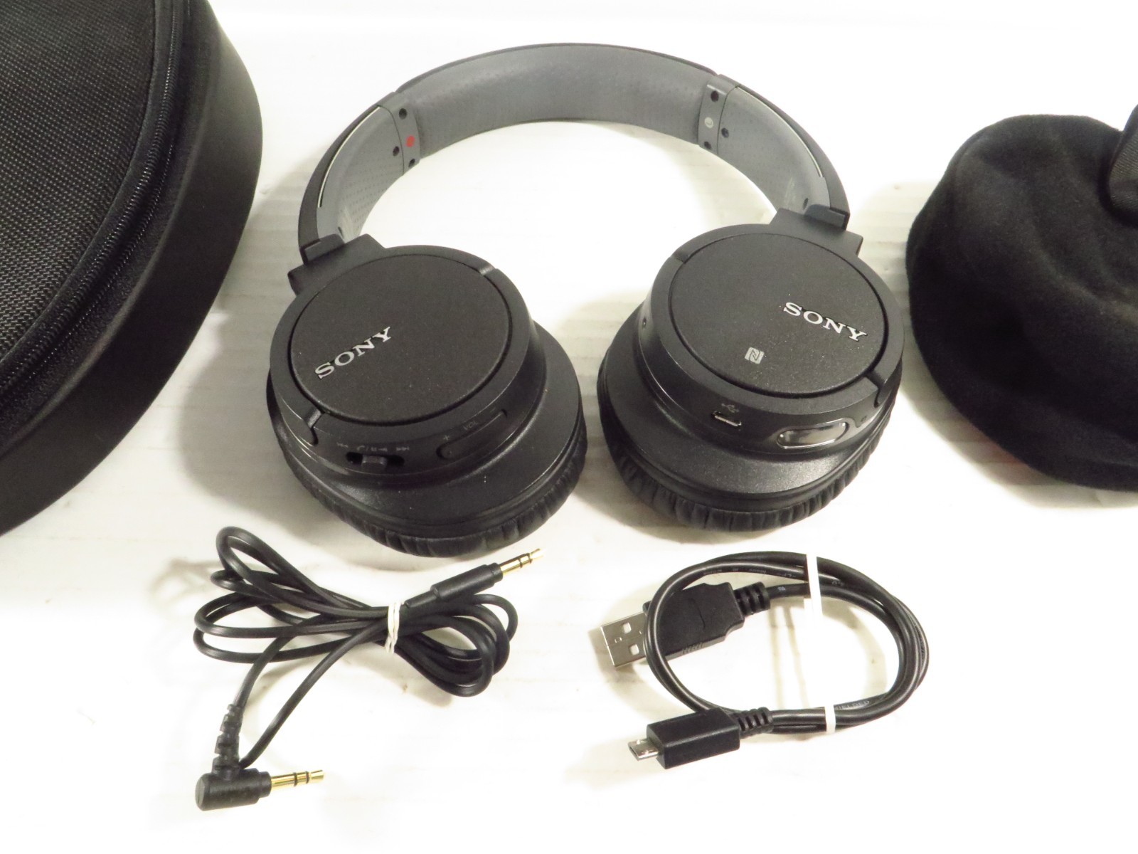 Sony MDR-ZX770BT Bluetooth Wireless Over Ear Headphones w/ Original Accessories