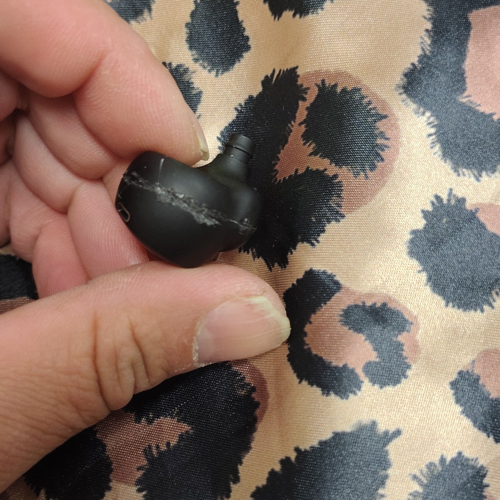 Sony WF-1000XM4 Earbuds For Parts Or Repair