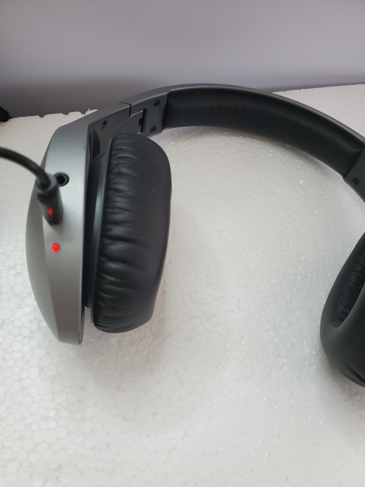 Velodyne vBold Over-Ear Wireless Bluetooth Headphones – Satin Silver