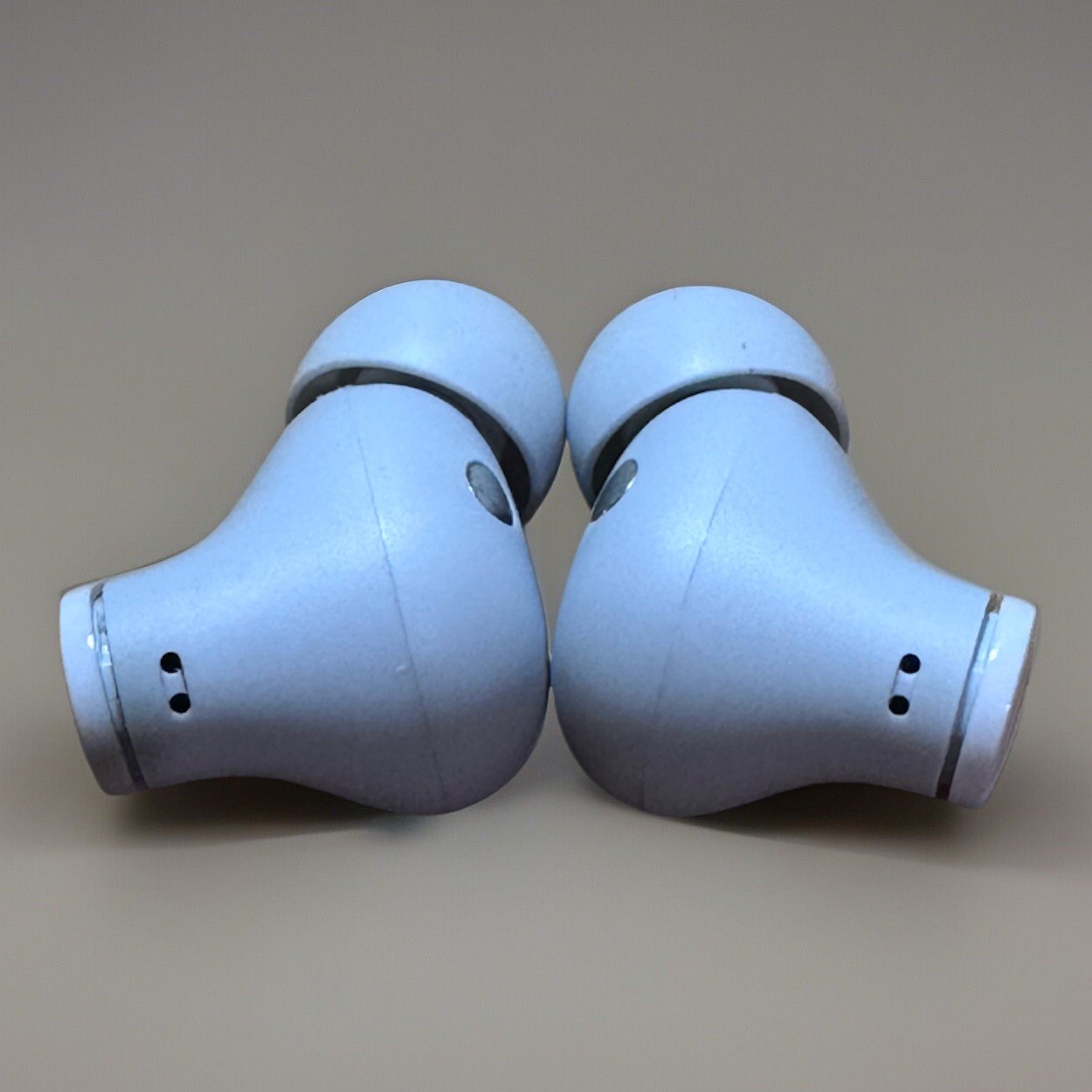 Beats by Dr. Dre Studio Buds – White – Apple
