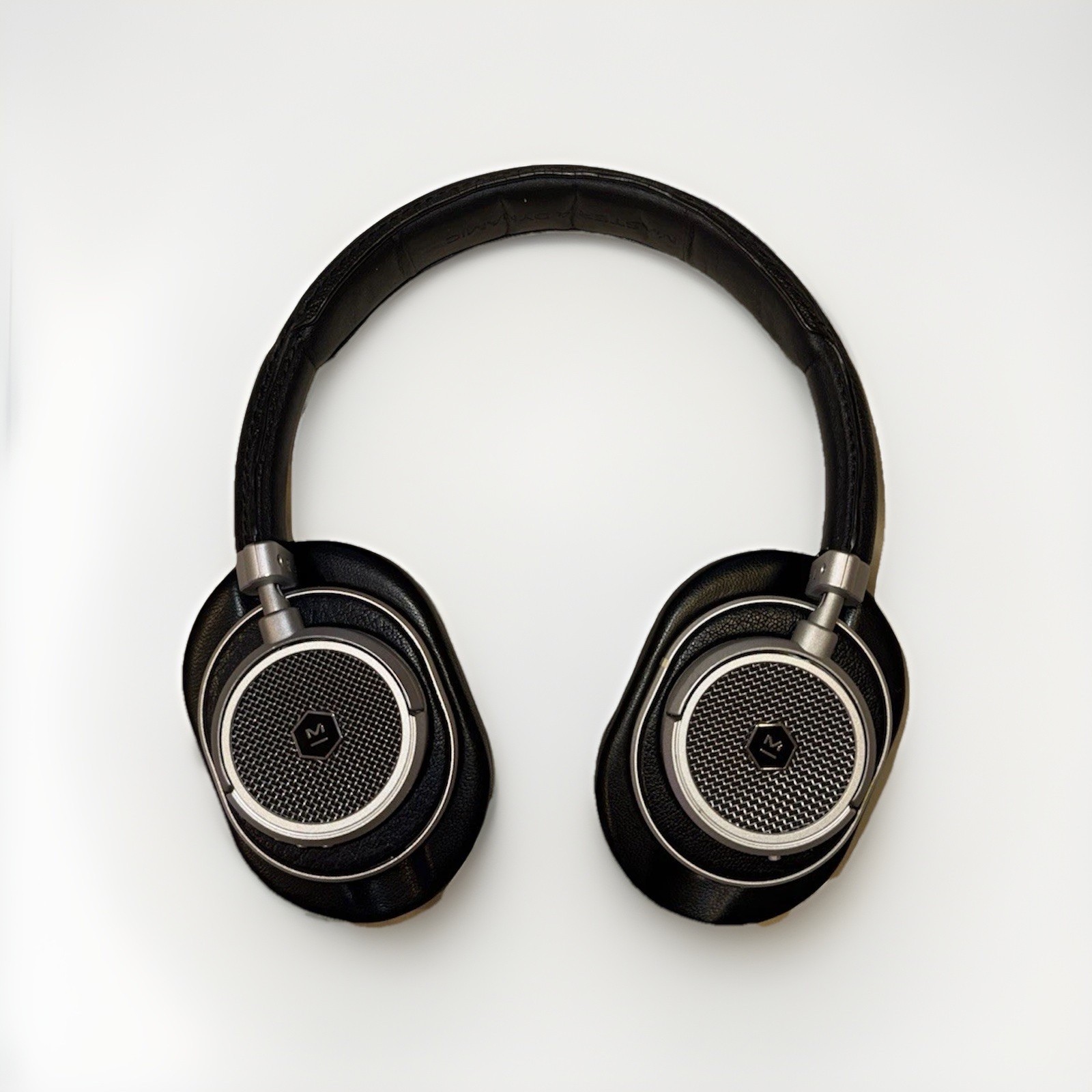 Master & Dynamic MW50+ Bluetooth Headphones – Black/Gold