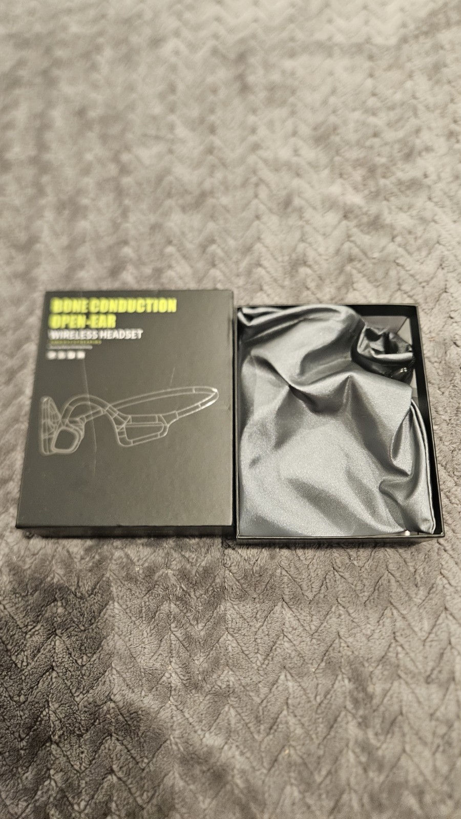 Bone Conduction Open Ear Bluetooth Headphones BLACK NEW
