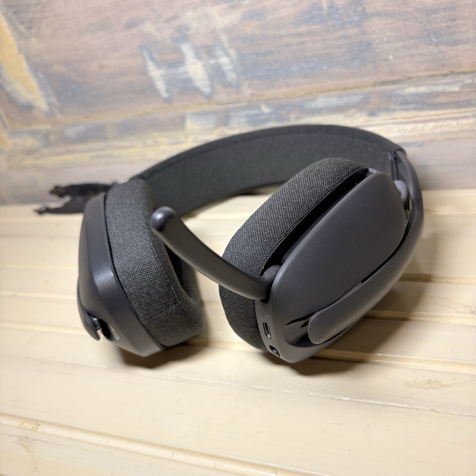 Logitech Zone Vibe 125 Bluetooth Headphones With Foldable Microphone EUC