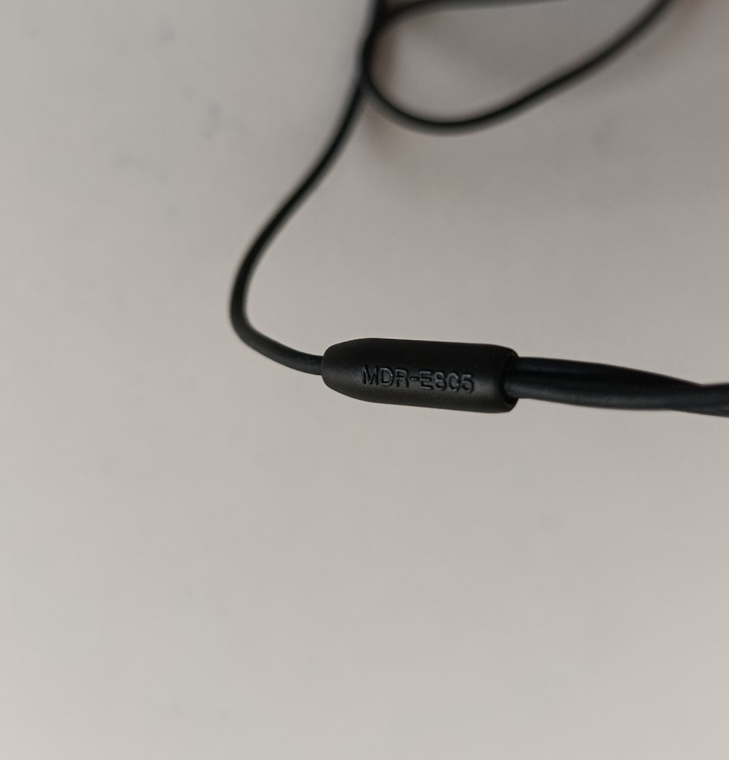 Sony MDR-E805 Earphones Black Wired 3.5mm Vintage Working Used