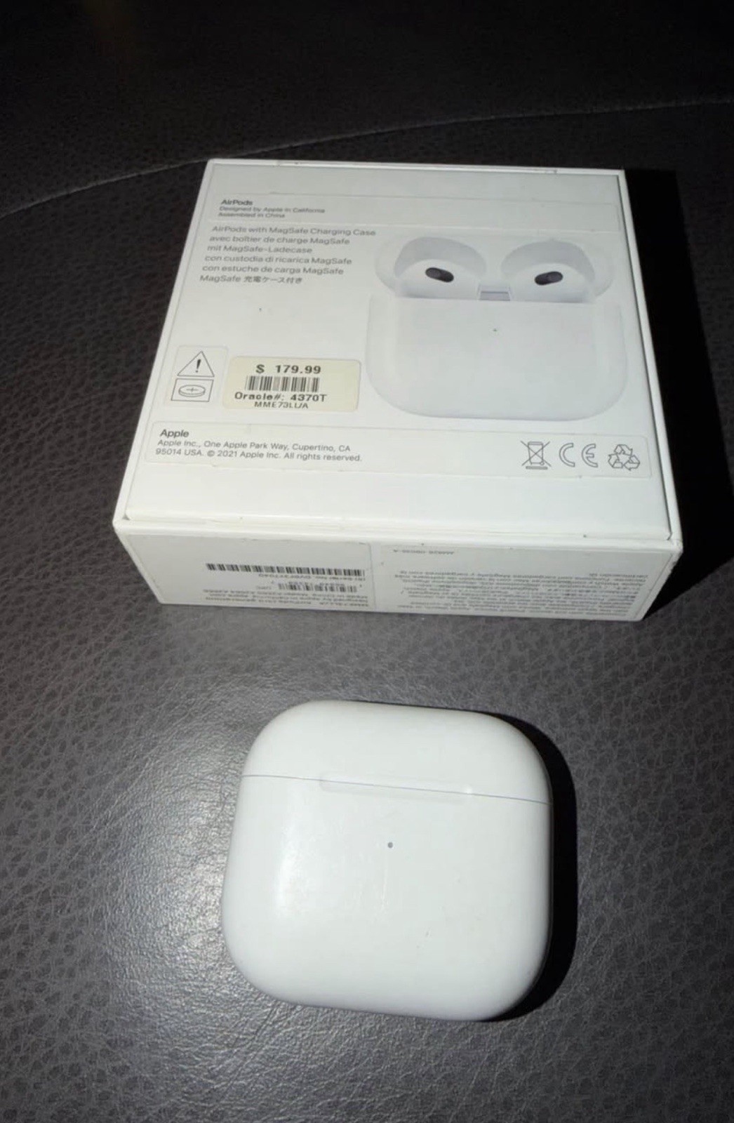 Apple AirPods 3rd generation / Charging Case White and cable