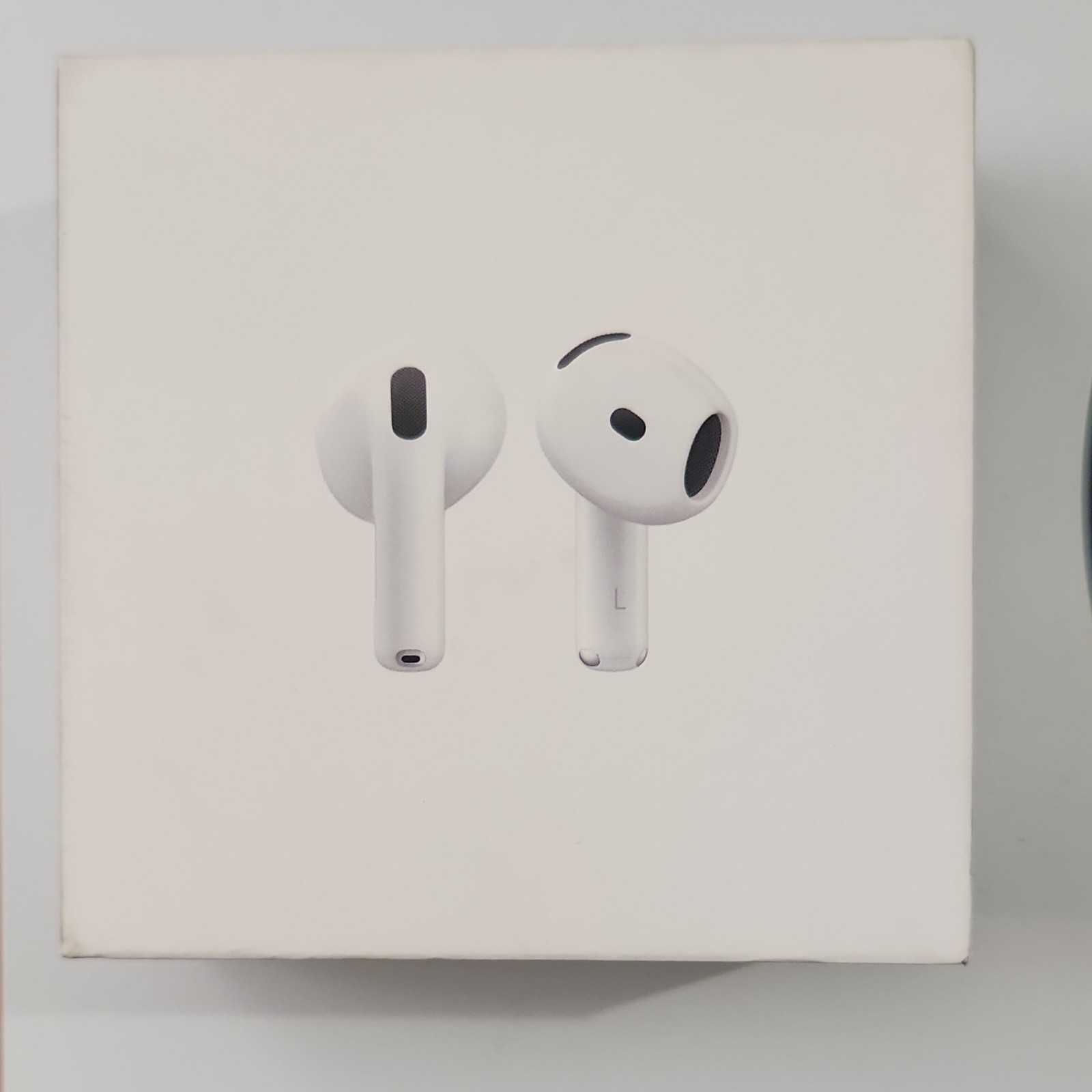 Apple AirPods 4 Wireless w/ Charging Case White (READ DESCRIPTION SEE PICTURES)