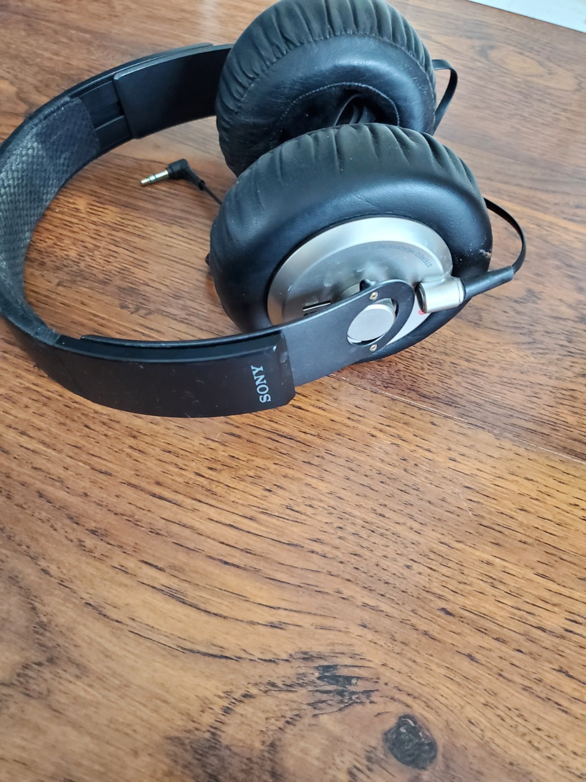 Sony MDR-XB500 Black Stereo Headphones with Extra Bass – Black